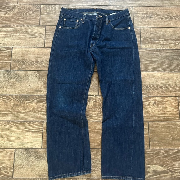 Men's Levi 501's in excellent condition. 36x30. - Picture 2 of 2